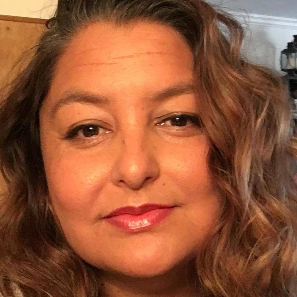 Meet your Posher, Claudia